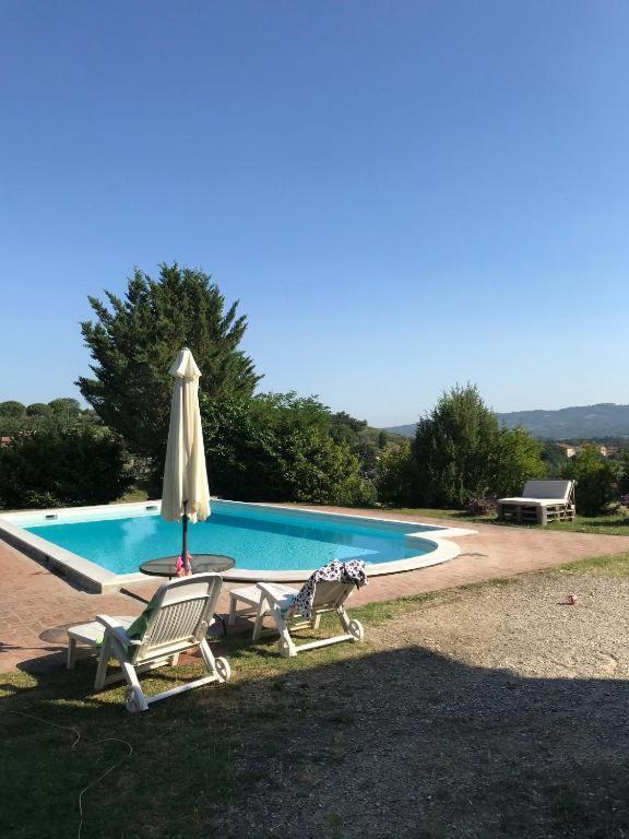 Bed and Breakfast Il Casale Di Lavinia à Fabro Extérieur photo
